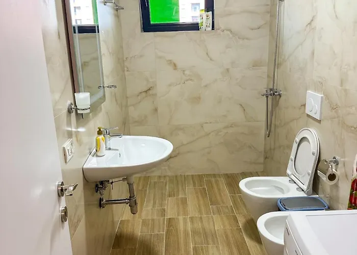 Luxe 2 * Tirana